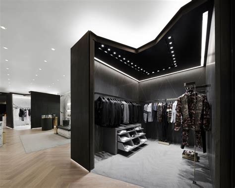 GIVENCHY Store @ Central Embassy 